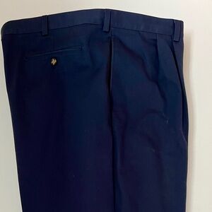 LL BEAN navy pleated chinos, 100% cotton, 46x29. Casual, excellent‎ condition.
